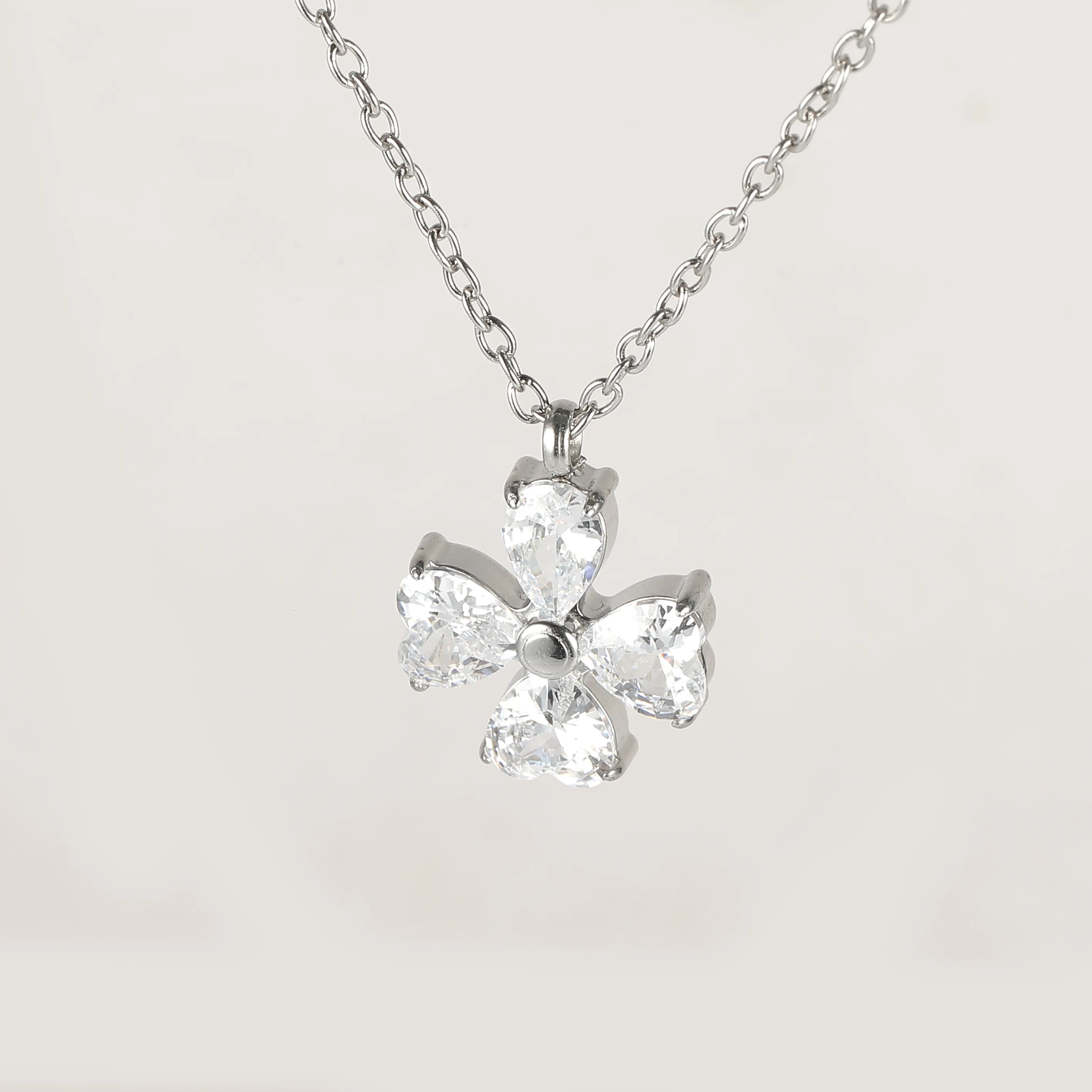 Simple Style Classic Style Geometric Letter Flower 304 Stainless Steel Women's Pendant Necklace display picture 37