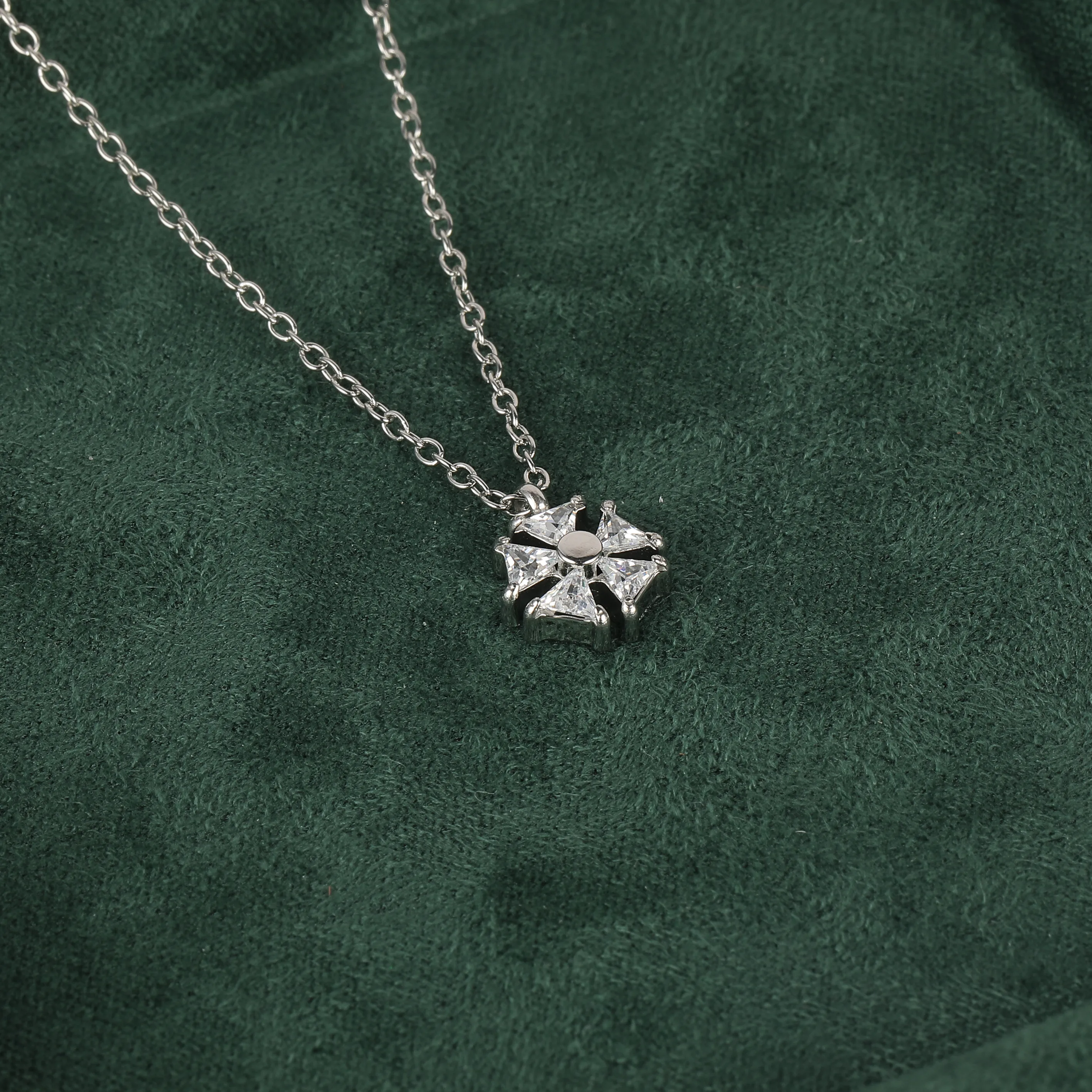 Simple Style Classic Style Geometric Letter Flower 304 Stainless Steel Women's Pendant Necklace display picture 42