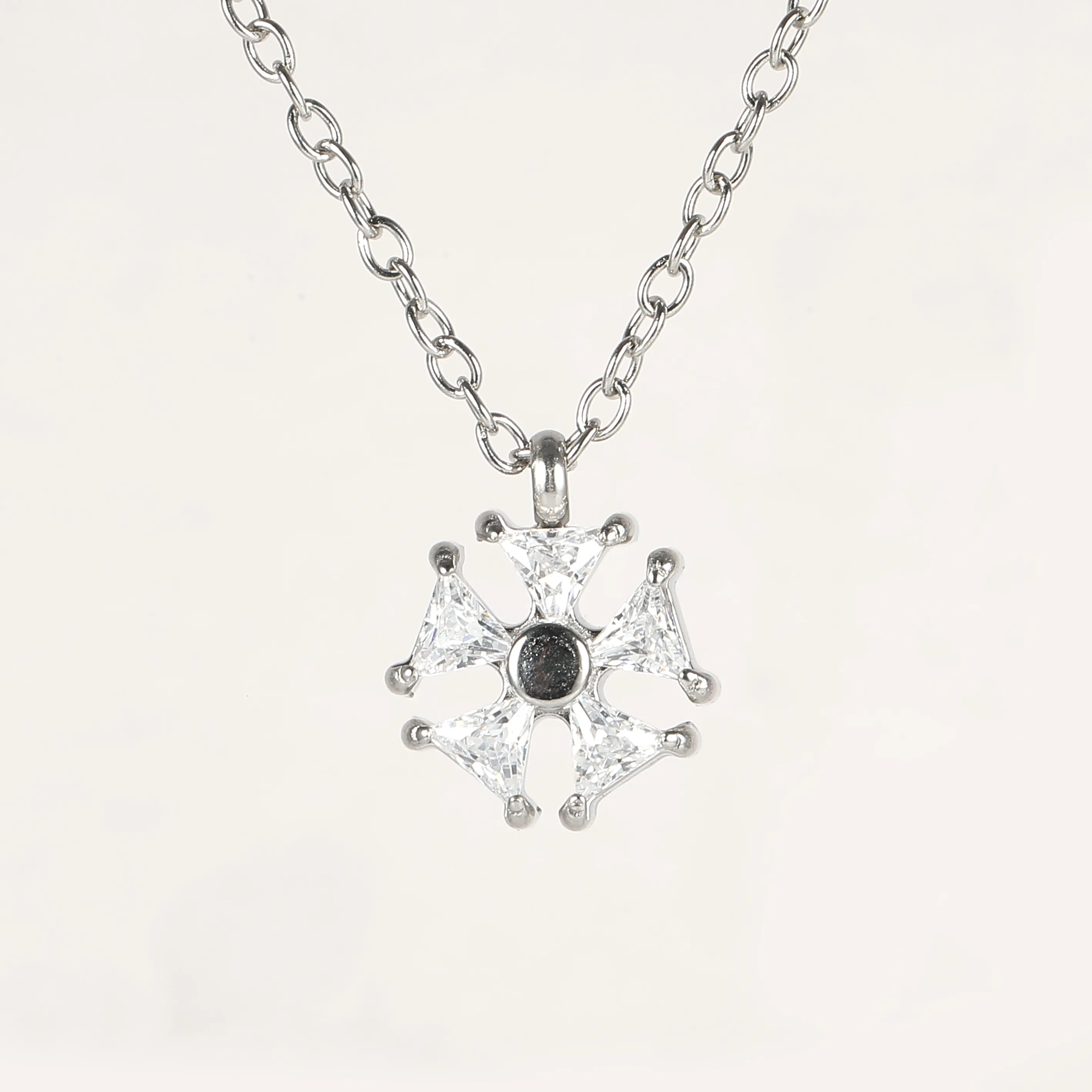 Simple Style Classic Style Geometric Letter Flower 304 Stainless Steel Women's Pendant Necklace display picture 44