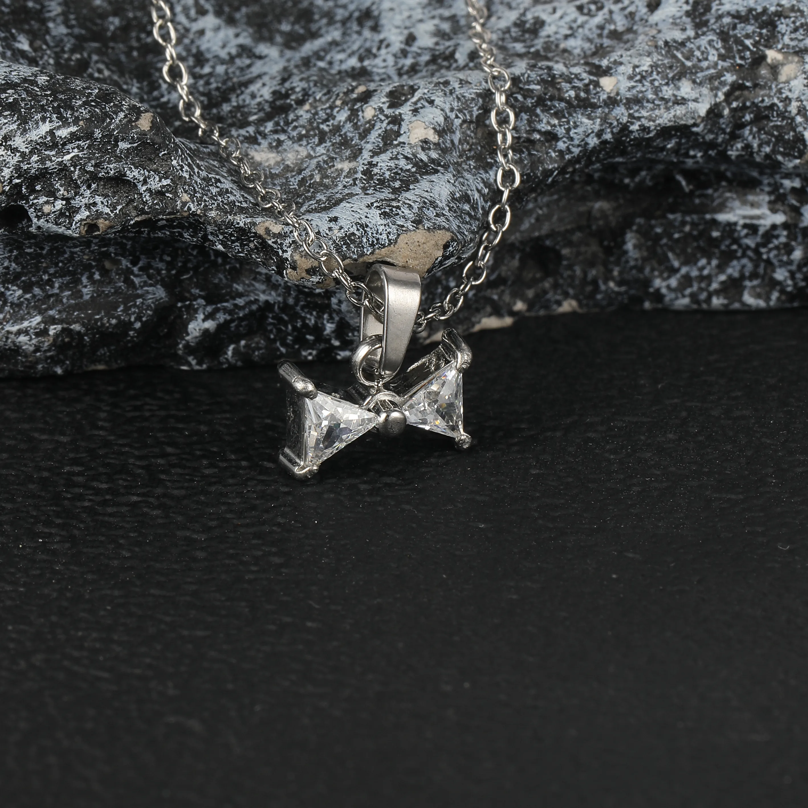 Simple Style Classic Style Geometric Letter Flower 304 Stainless Steel Women's Pendant Necklace display picture 82