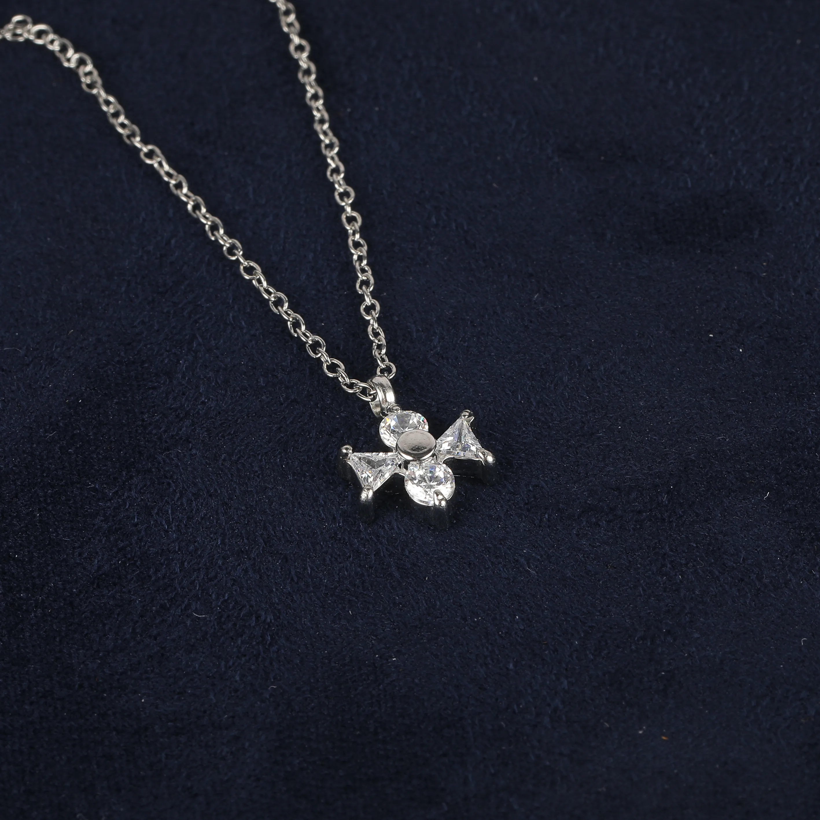 Simple Style Classic Style Geometric Letter Flower 304 Stainless Steel Women's Pendant Necklace display picture 95