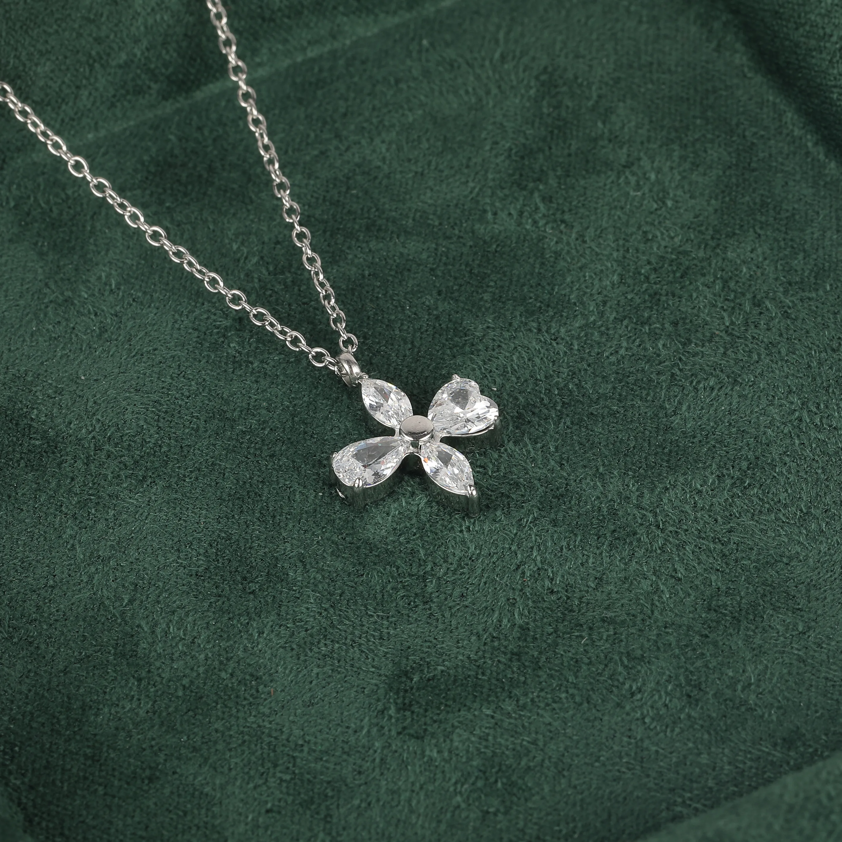 Simple Style Classic Style Geometric Letter Flower 304 Stainless Steel Women's Pendant Necklace display picture 99
