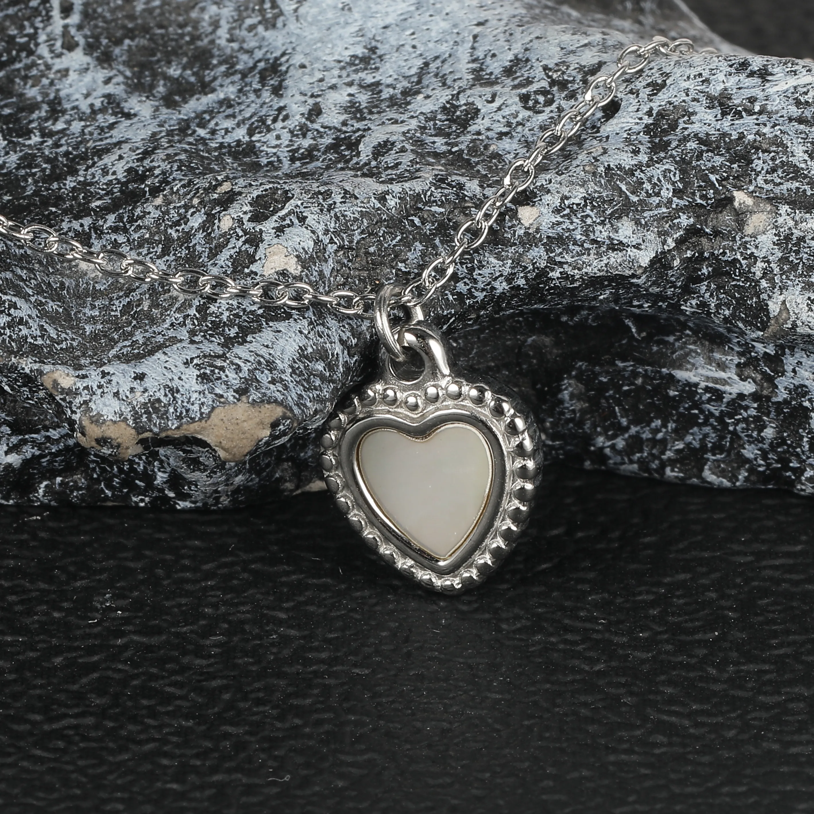 Simple Style Classic Style Geometric Letter Flower 304 Stainless Steel Women's Pendant Necklace display picture 101