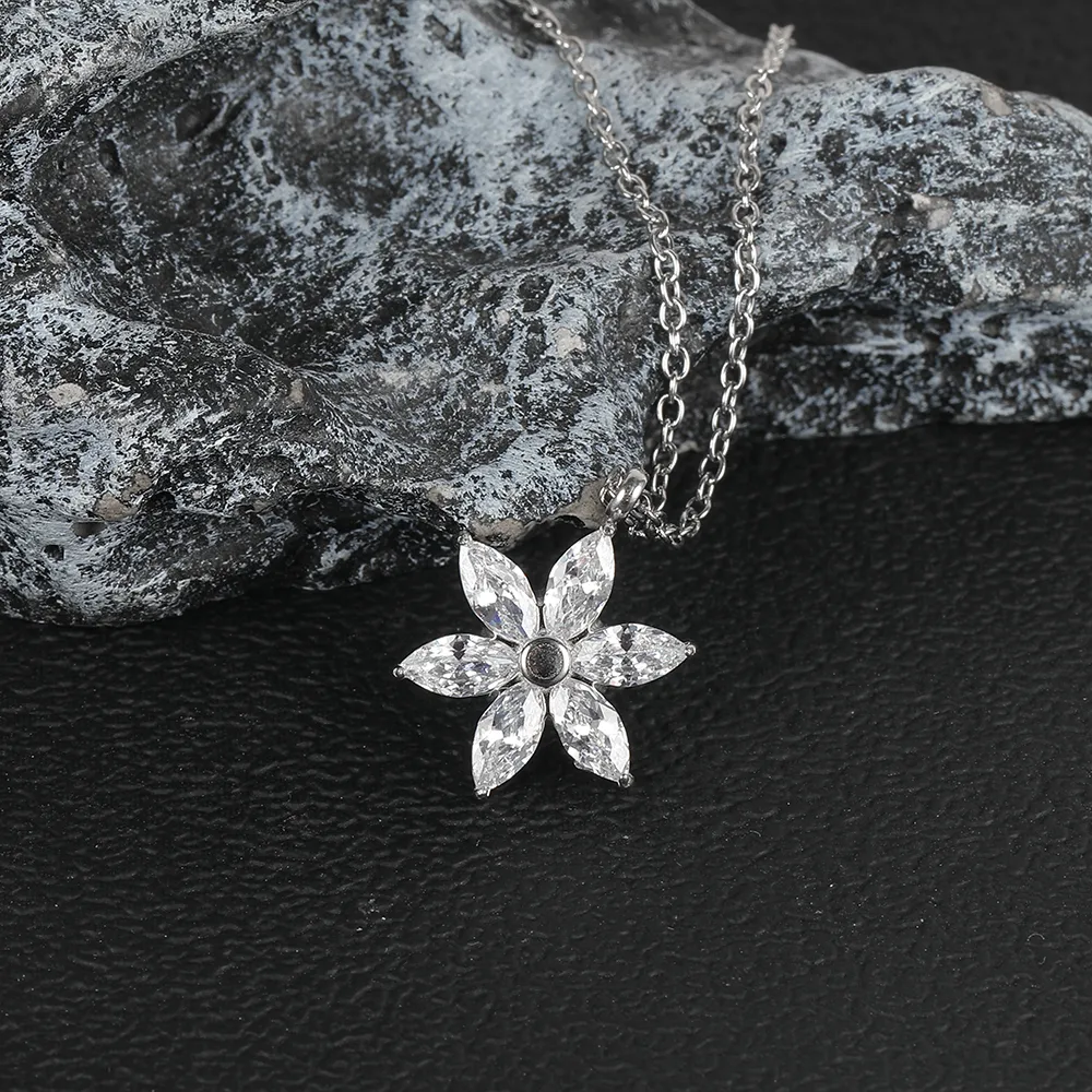 Simple Style Classic Style Geometric Letter Flower 304 Stainless Steel Women's Pendant Necklace display picture 136