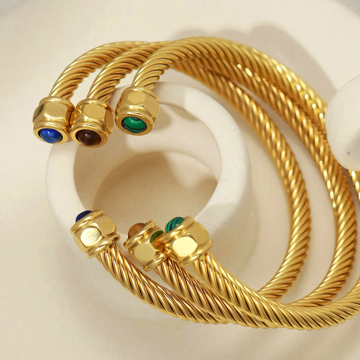 Vacation Classic Style Solid Color 304 Stainless Steel 18K Gold Plated Natural Stone Bangle In Bulk display picture 6