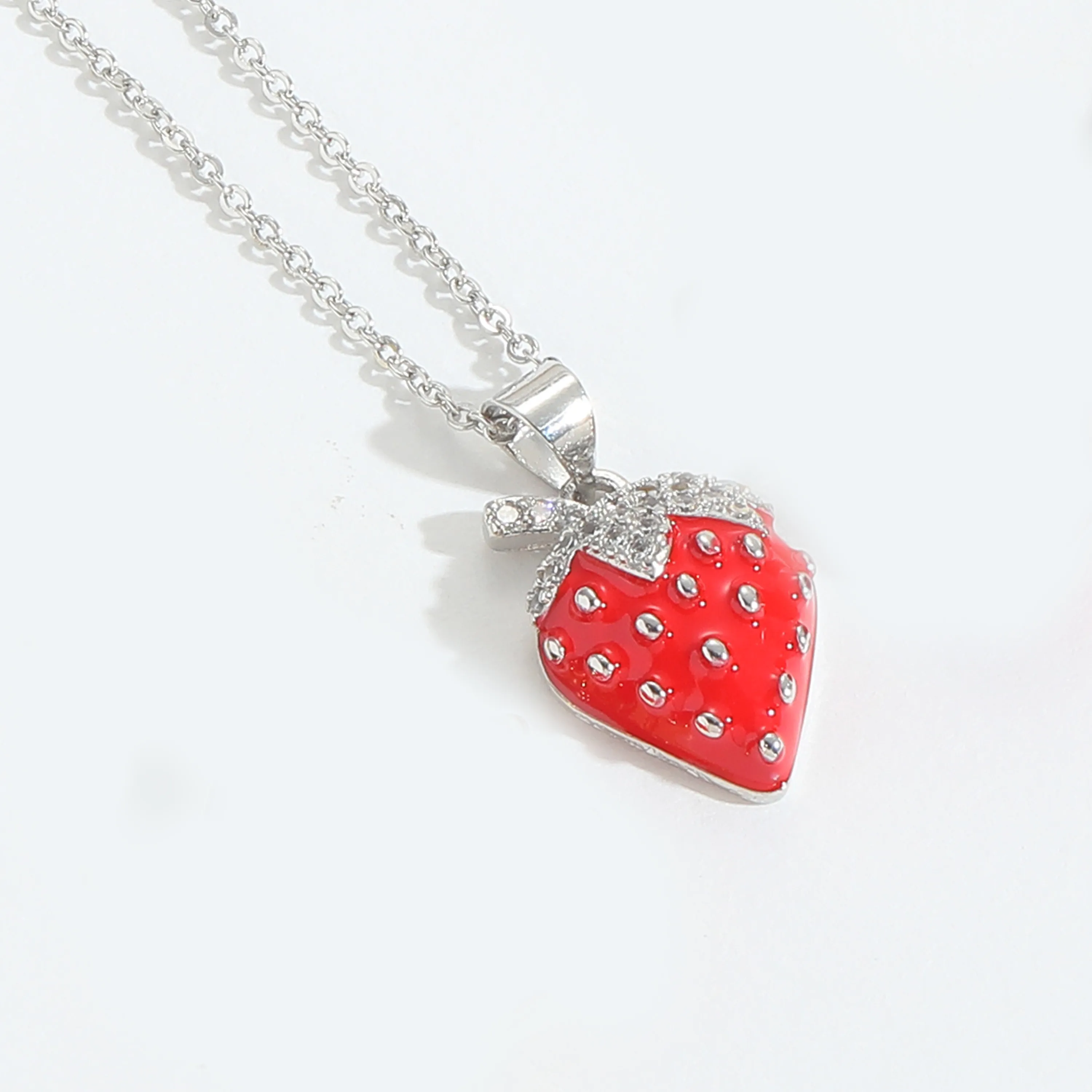 Cute Classic Style Cherry Beetles Strawberry Copper Zircon 14K Gold Plated Women's Pendant Necklace display picture 6