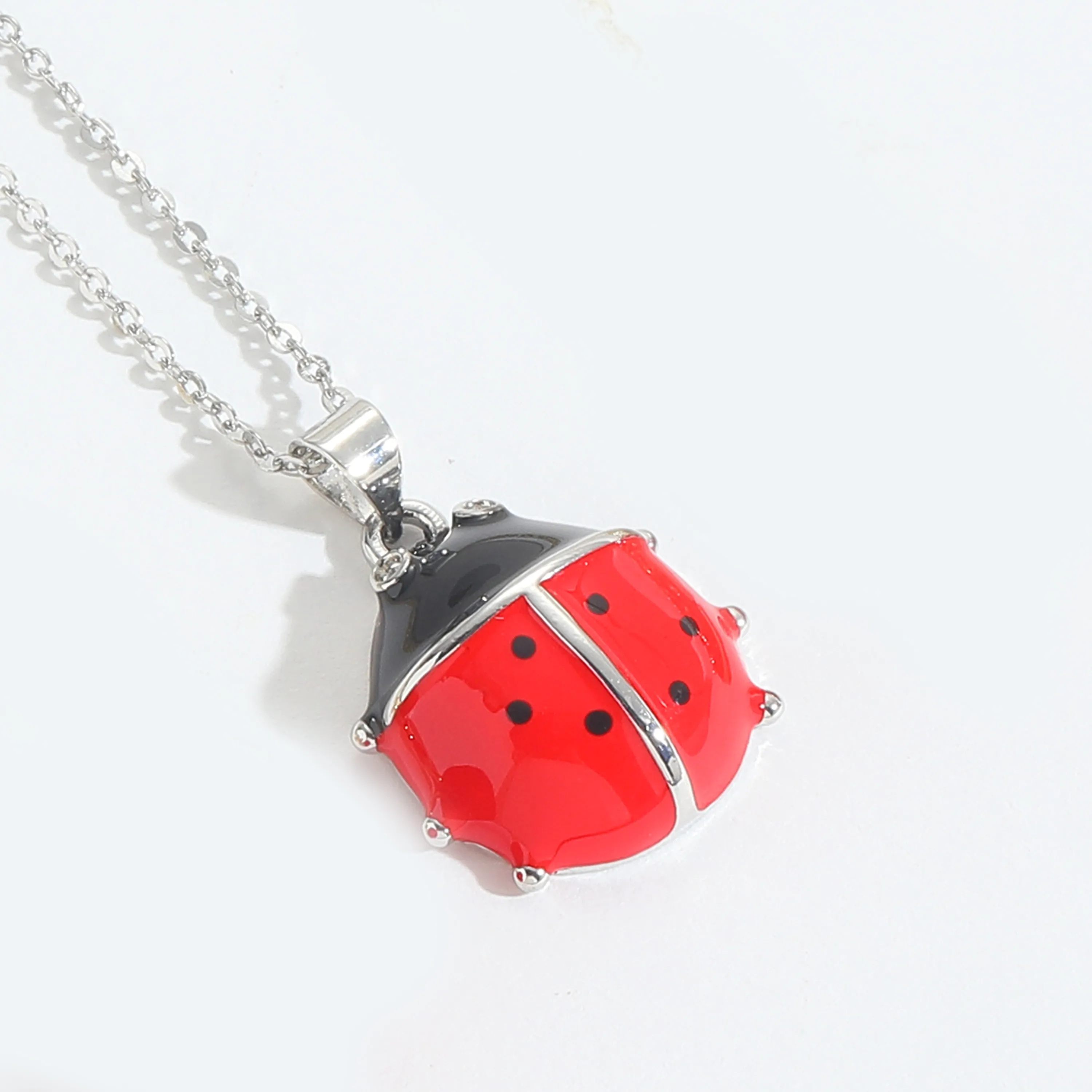 Cute Classic Style Cherry Beetles Strawberry Copper Zircon 14K Gold Plated Women's Pendant Necklace display picture 9