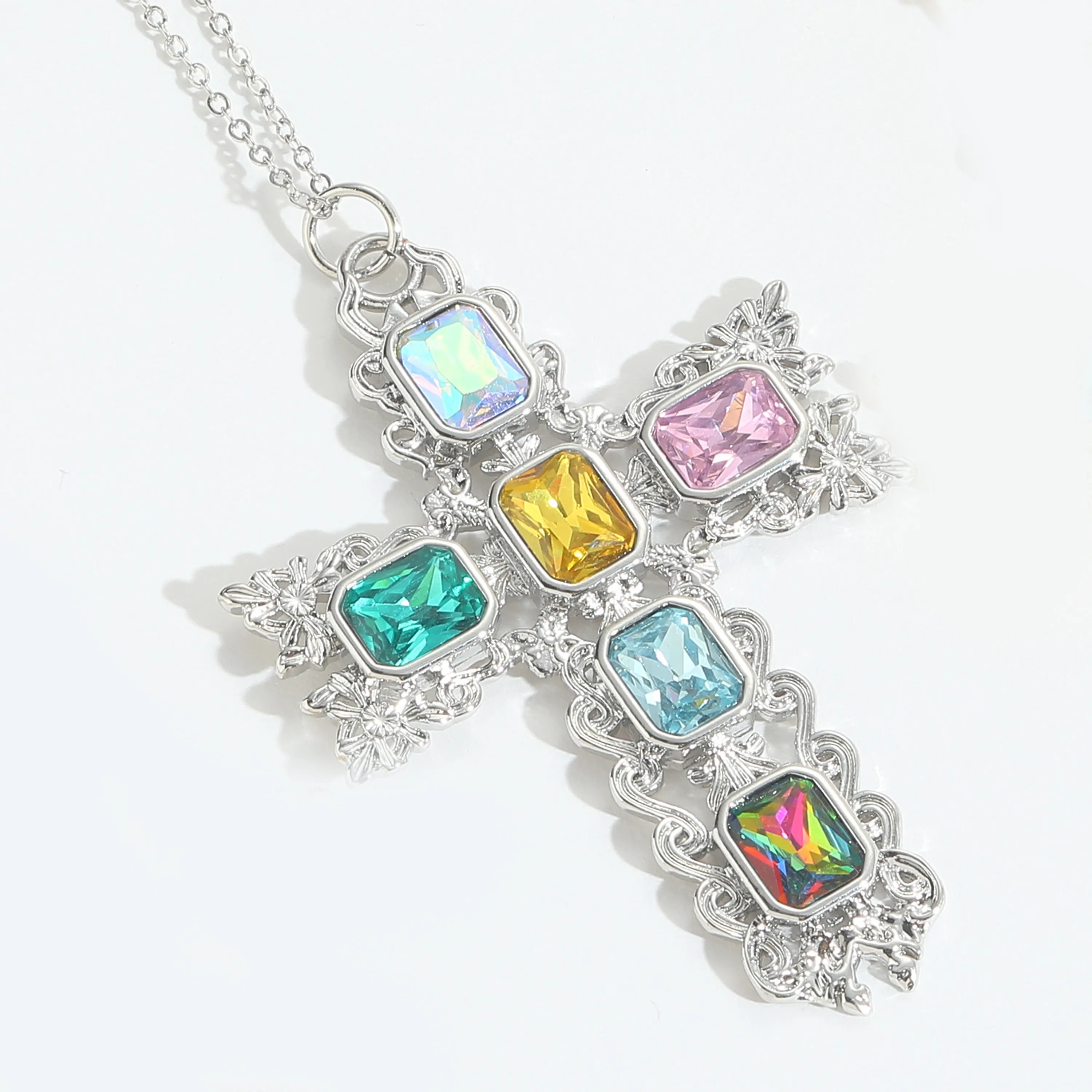 Retro Classic Style Cross Copper Zircon 14K Gold Plated Women's Pendant Necklace display picture 9