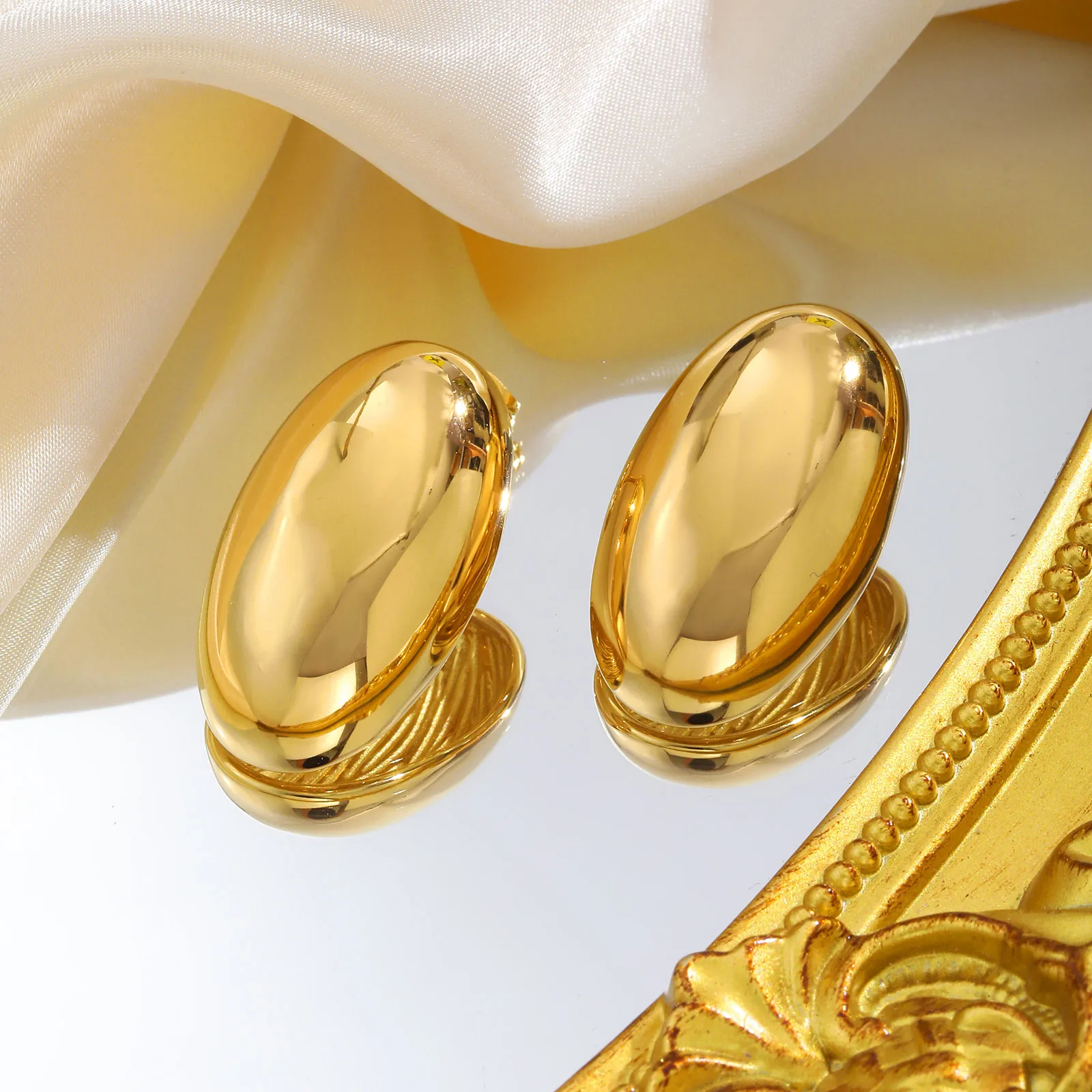 Simple Style Geometric Plating 304 Stainless Steel 18K Gold Plated Butterfly Backs Ear Studs display picture 2