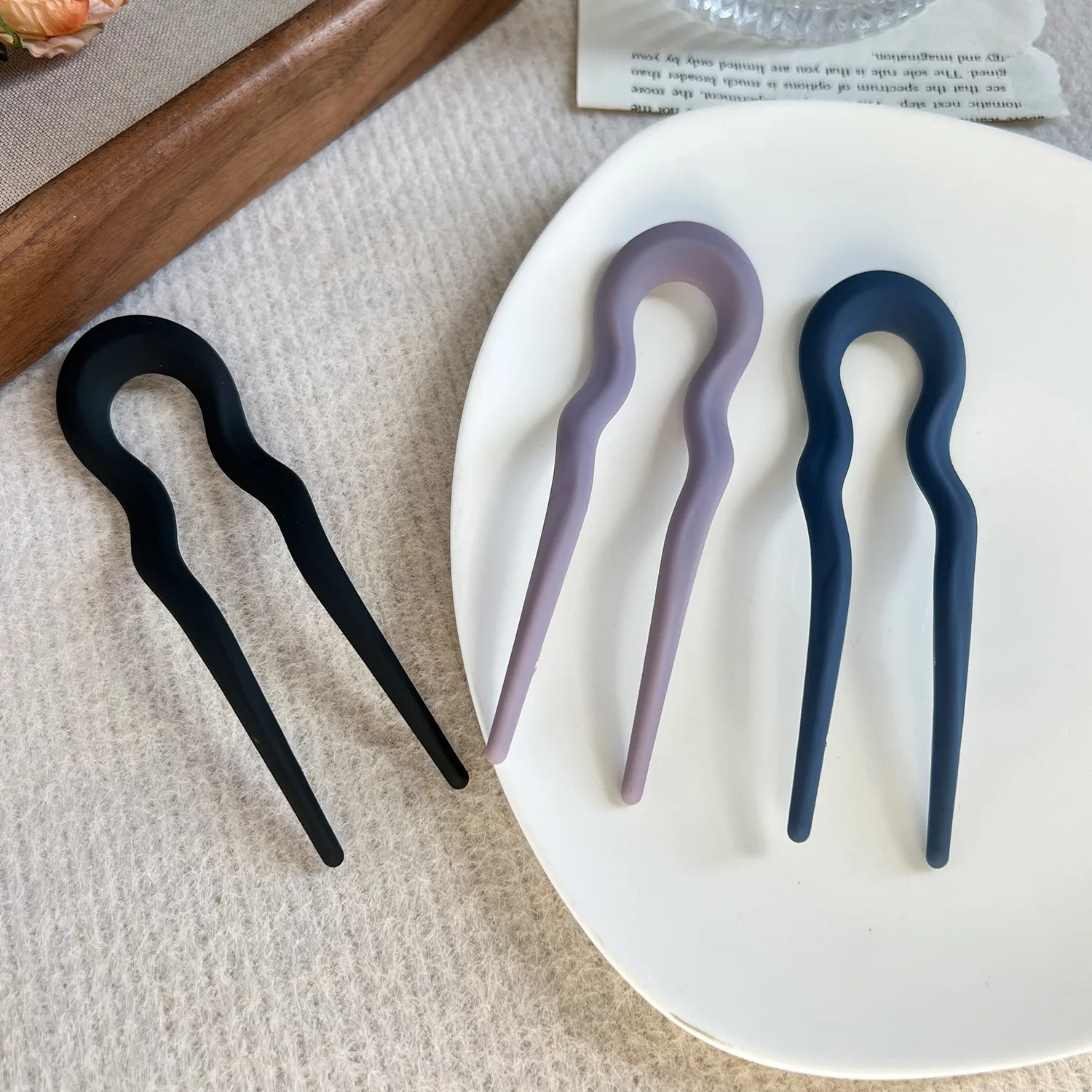 Women's Vacation Classic Style Solid Color Plastic Hair Clip display picture 2