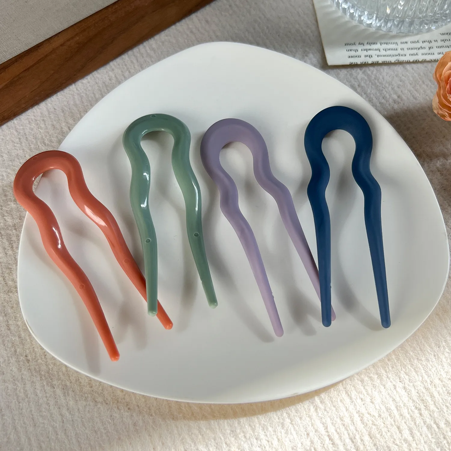 Women's Vacation Classic Style Solid Color Plastic Hair Clip display picture 4