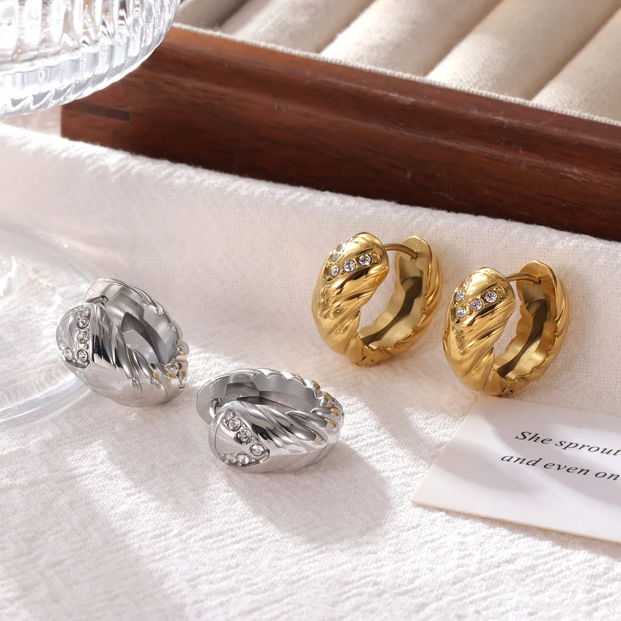 1 Pair Retro Classic Style Geometric 304 Stainless Steel 16K Gold Plated Earrings display picture 1