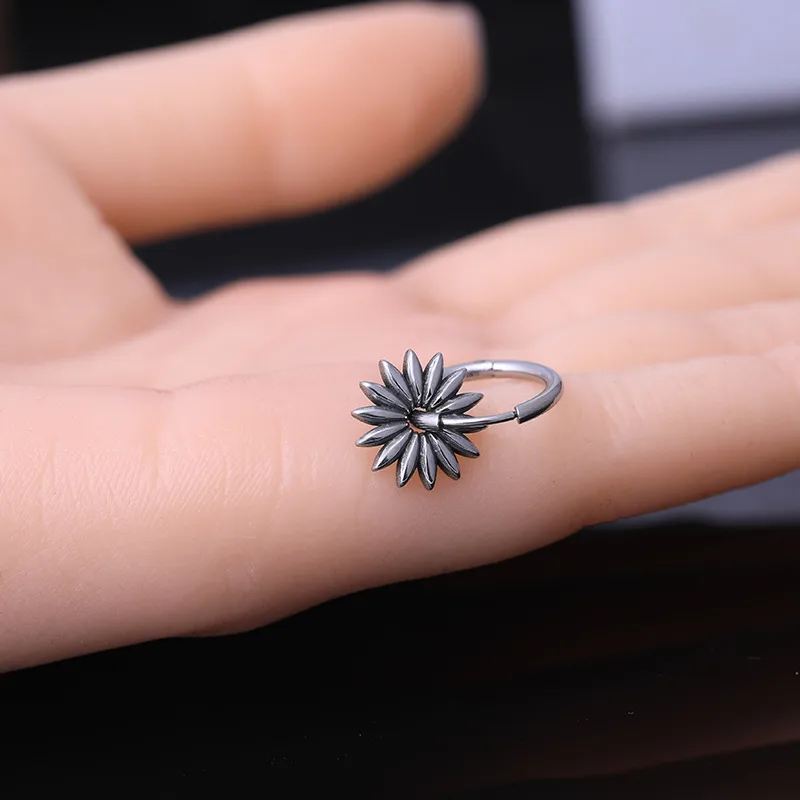 1 Piece Hip-Hop Punk Solid Color Alloy Earrings display picture 5
