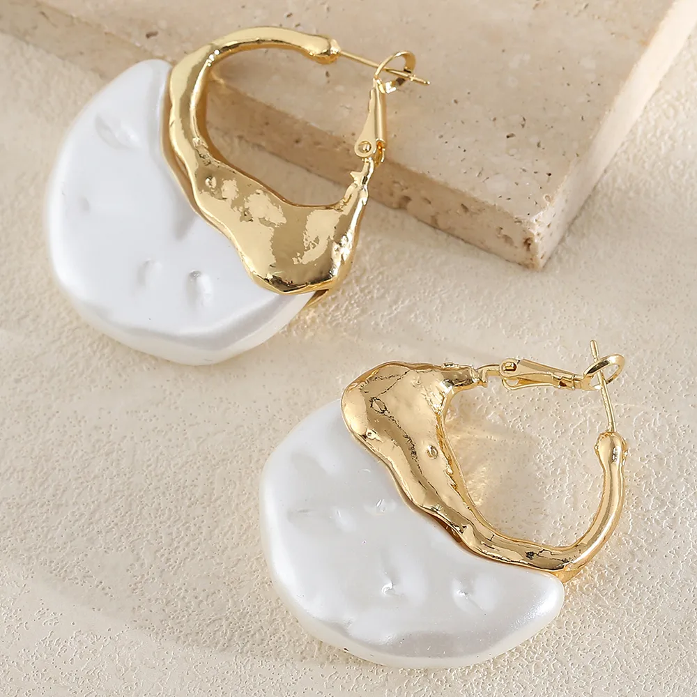 1 Pair Glam Round Alloy Pearl Earrings display picture 5