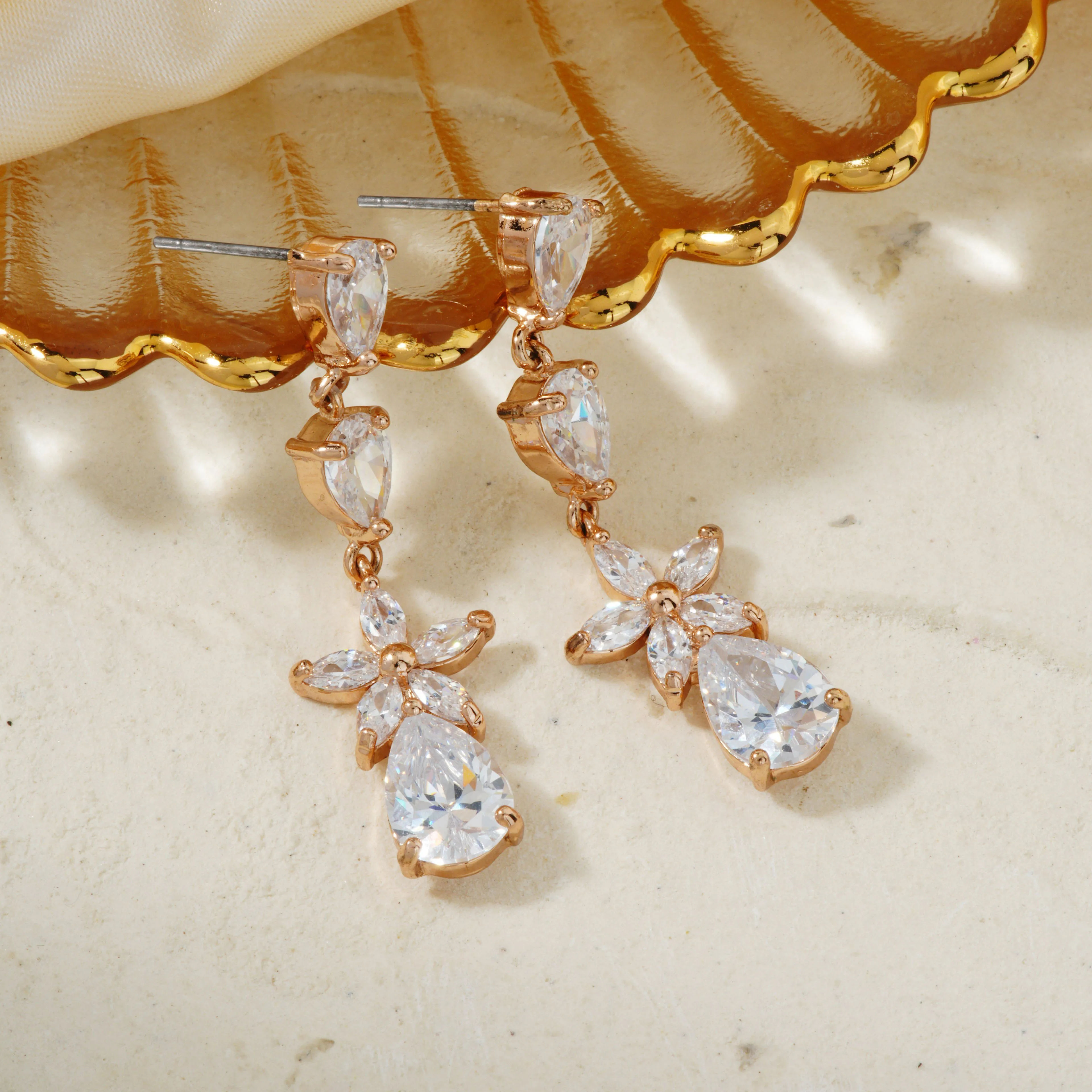 1 Pair Sweet Water Droplets Inlay Copper Zircon K Gold Plated Drop Earrings display picture 3