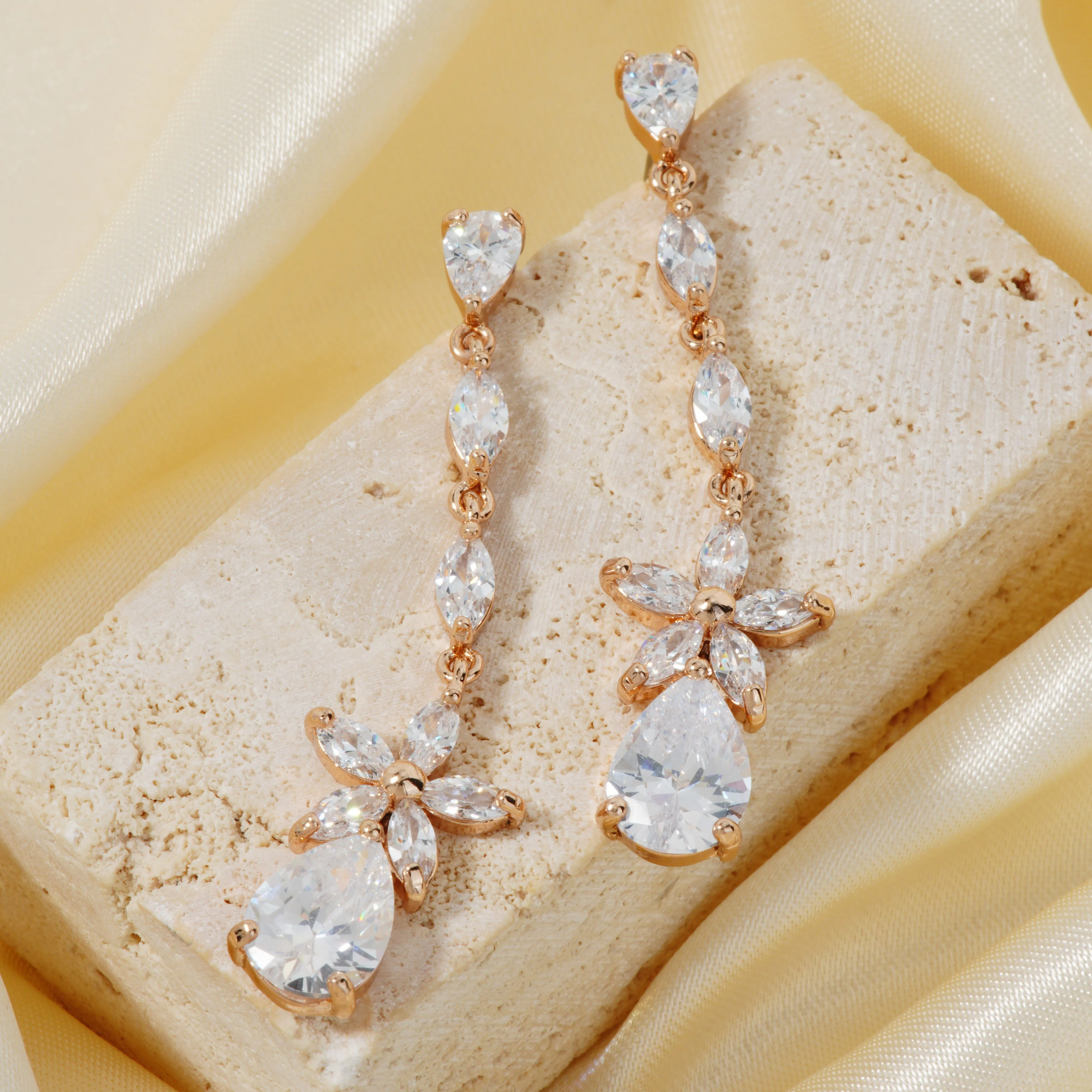 1 Pair Sweet Water Droplets Inlay Copper Zircon K Gold Plated Drop Earrings display picture 1
