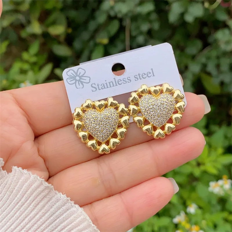 1 Pair Modern Style Round Heart Shape Inlay Copper Zircon 18K Gold Plated Ear Studs display picture 7