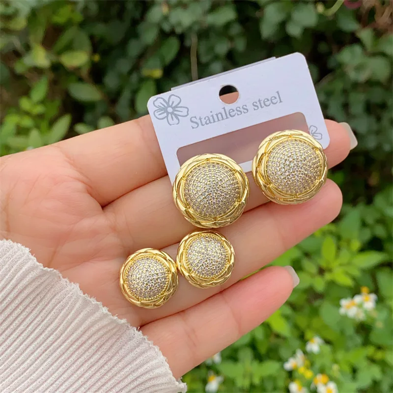 1 Pair Modern Style Round Heart Shape Inlay Copper Zircon 18K Gold Plated Ear Studs display picture 3