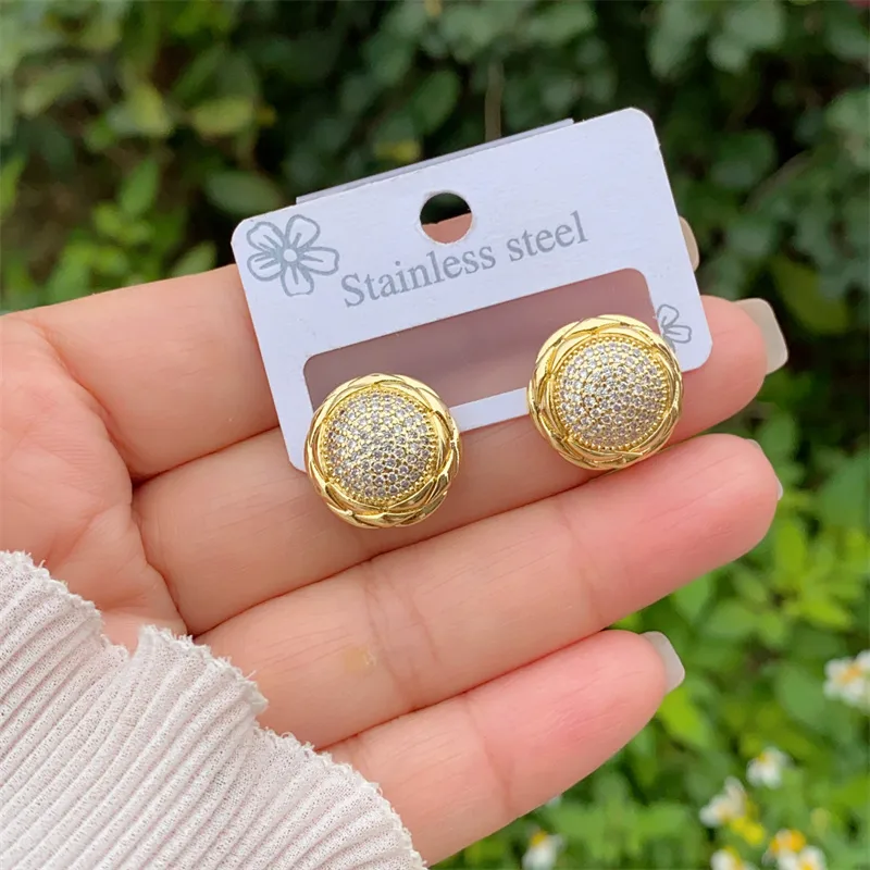 1 Pair Modern Style Round Heart Shape Inlay Copper Zircon 18K Gold Plated Ear Studs display picture 5