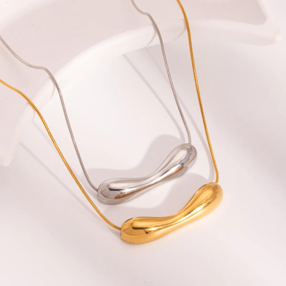 Retro Classic Style Geometric 304 Stainless Steel 18K Gold Plated Women's Pendant Necklace display picture 1