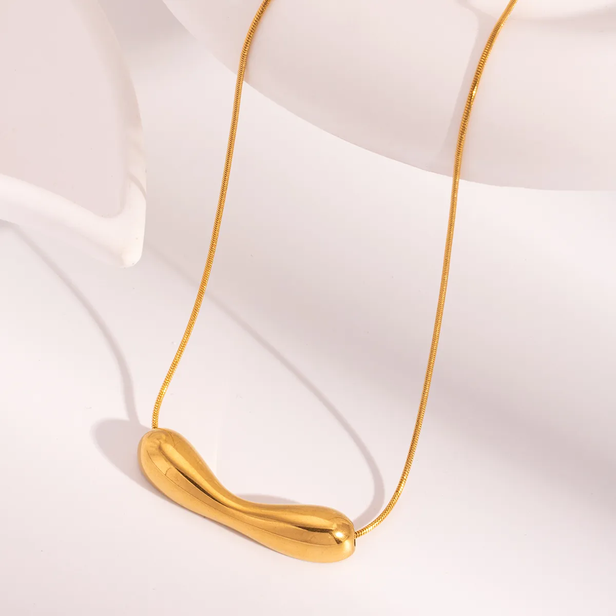 Retro Classic Style Geometric 304 Stainless Steel 18K Gold Plated Women's Pendant Necklace display picture 4