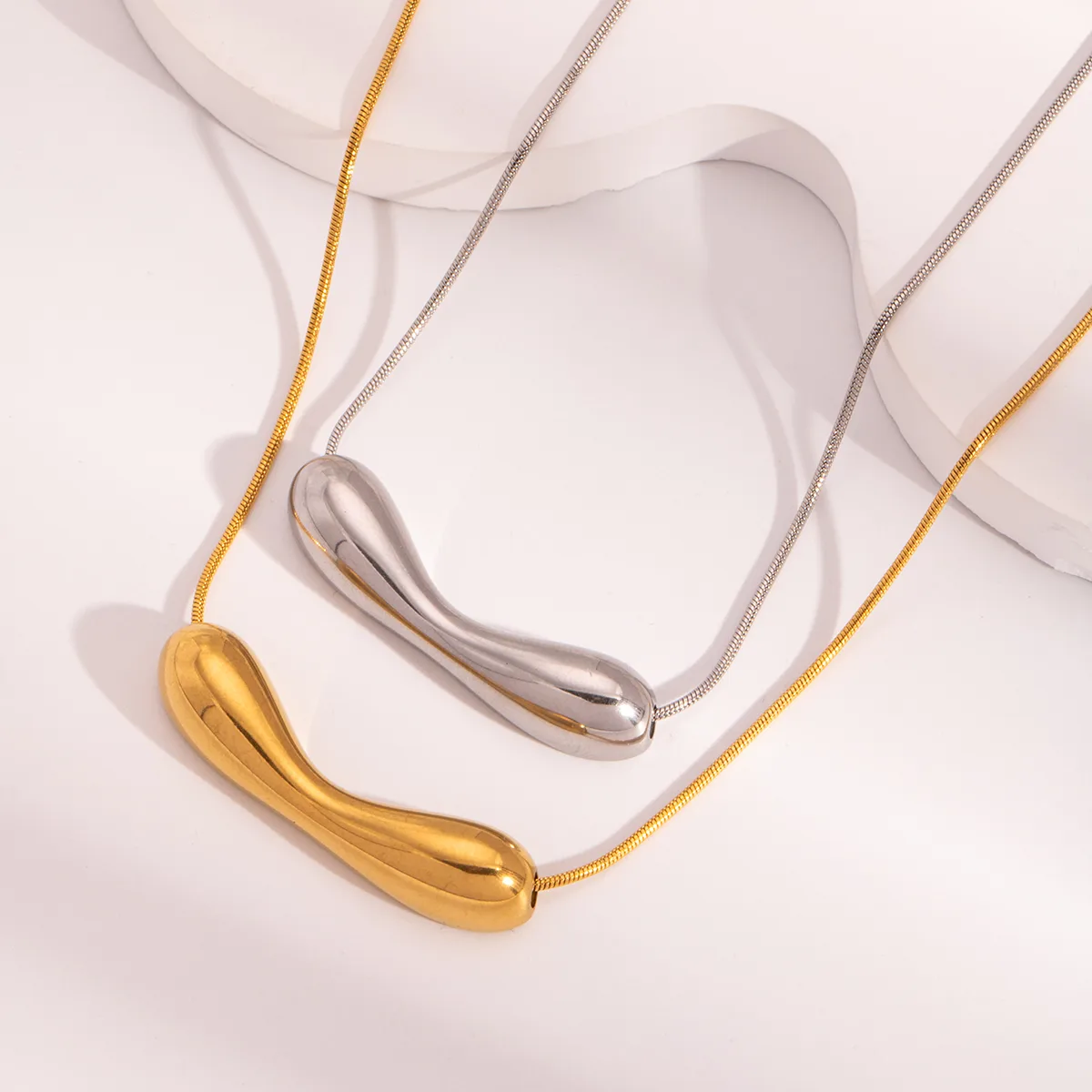 Retro Classic Style Geometric 304 Stainless Steel 18K Gold Plated Women's Pendant Necklace display picture 3