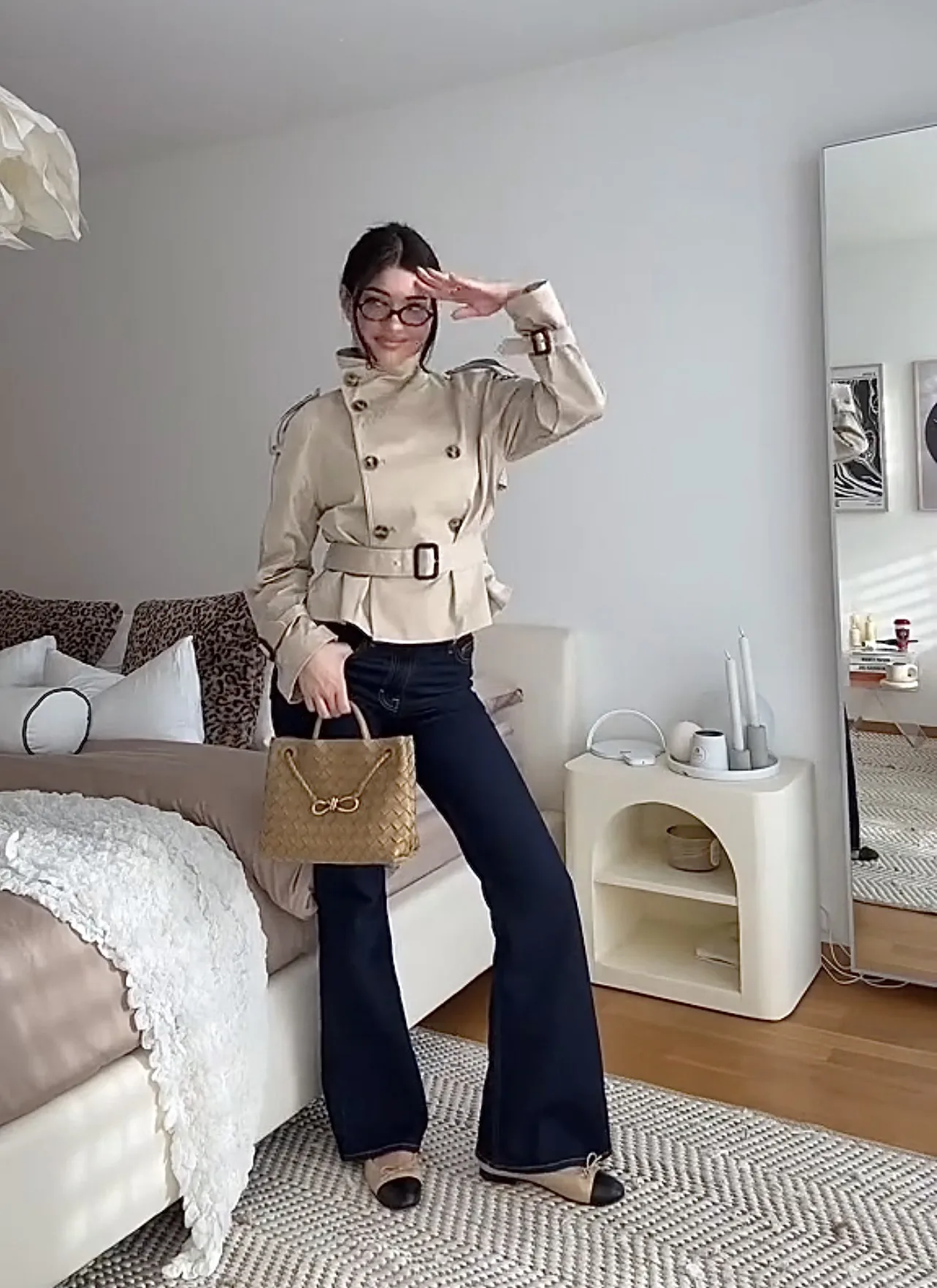 Women's Elegant Solid Color Zipper Coat display picture 2