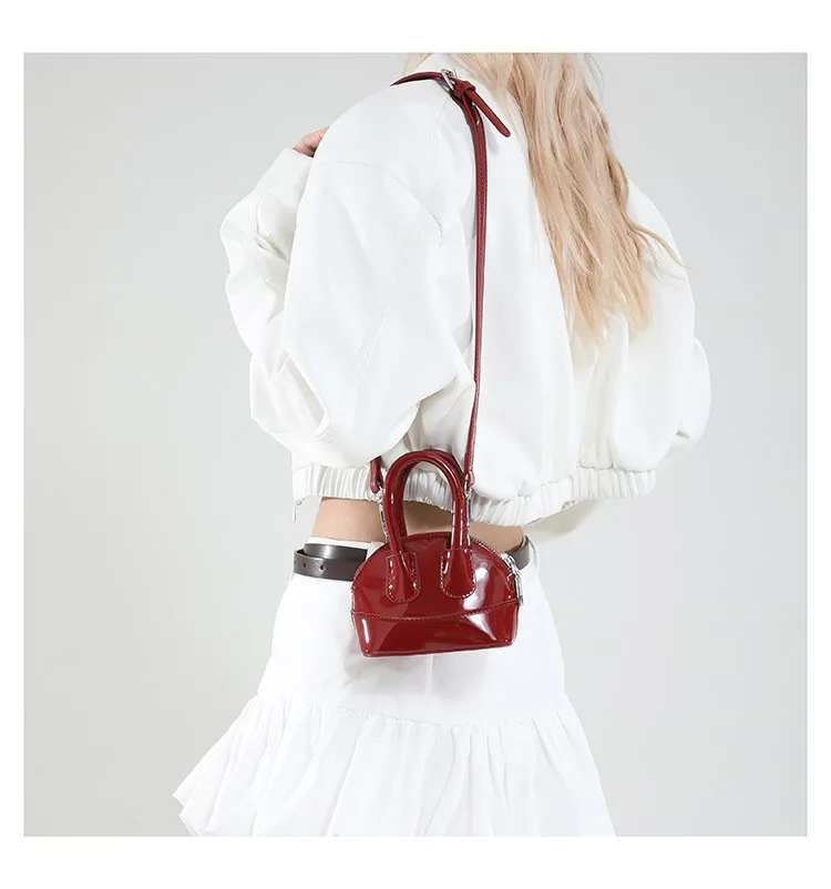 Women's Pu Leather Solid Color Streetwear Square Zipper Shoulder Bag display picture 15