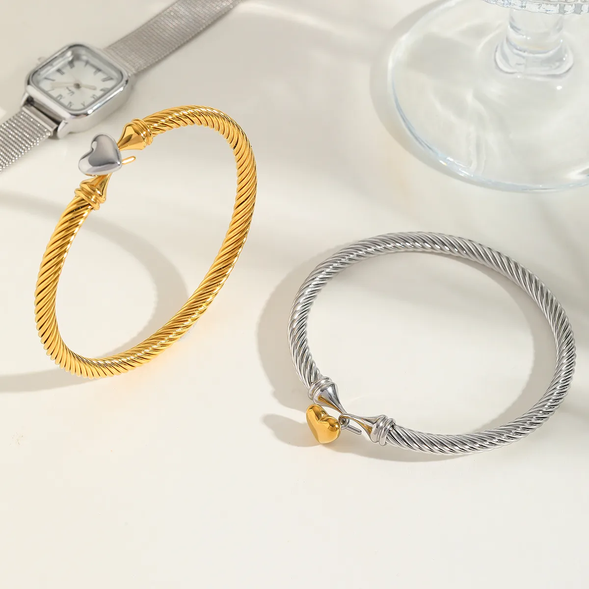 Titanium Steel Simple Style Heart Shape Plating Bangle display picture 1