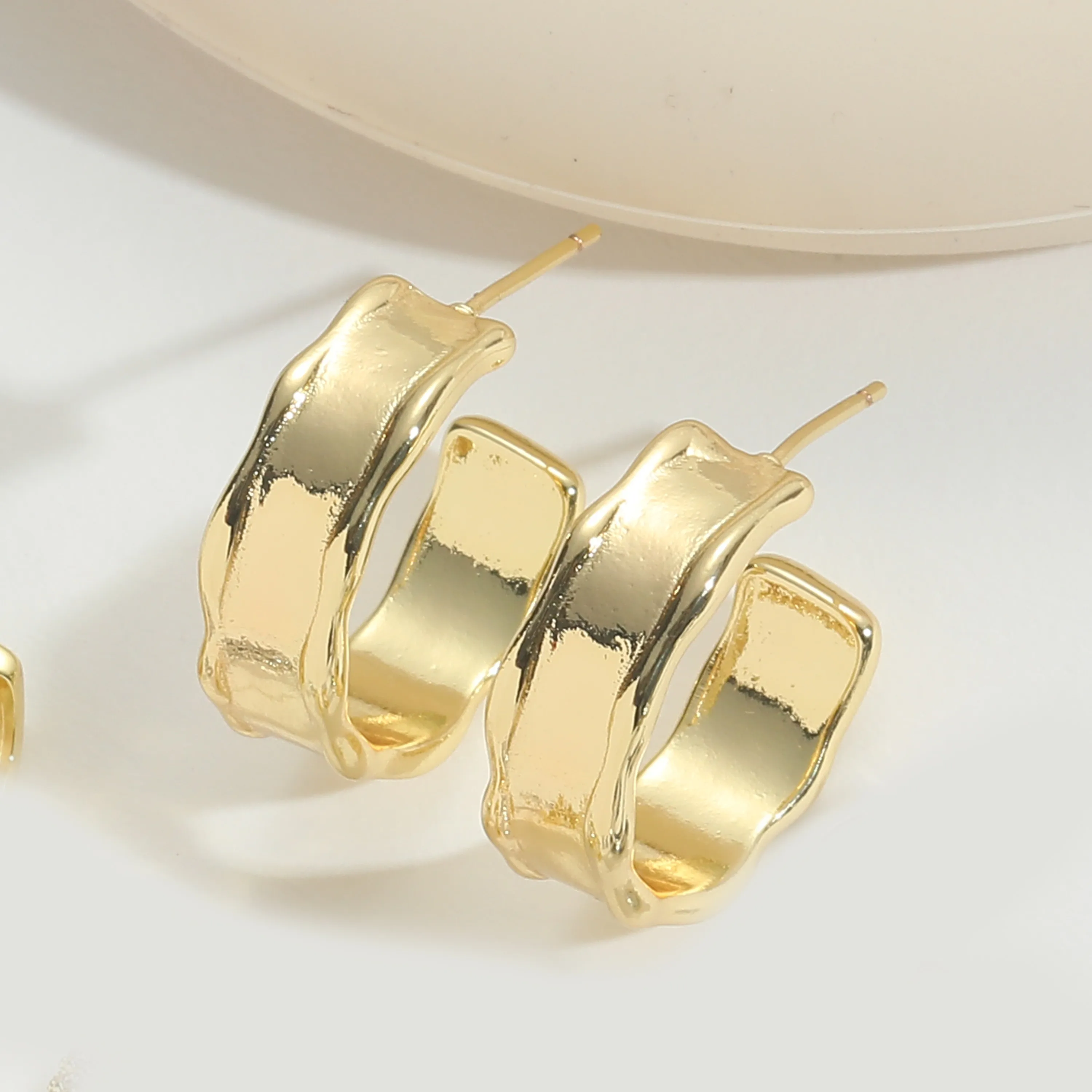 1 Pair Elegant Retro Vintage Style Round Inlay Copper Zircon 14K Gold Plated Earrings display picture 11