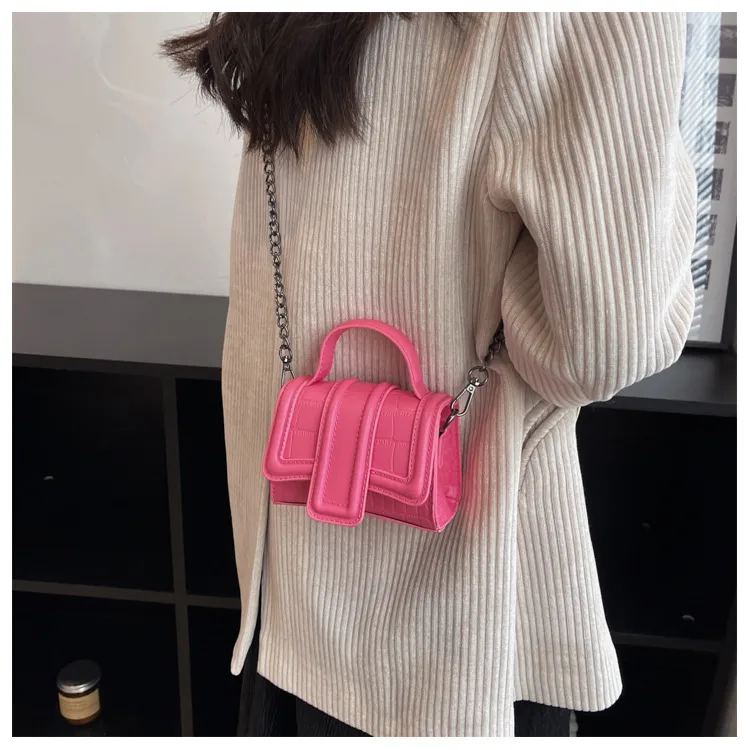 Women's PU Solid Color Classic Style Square Magnetic Buckle Handbag Crossbody Bag display picture 14
