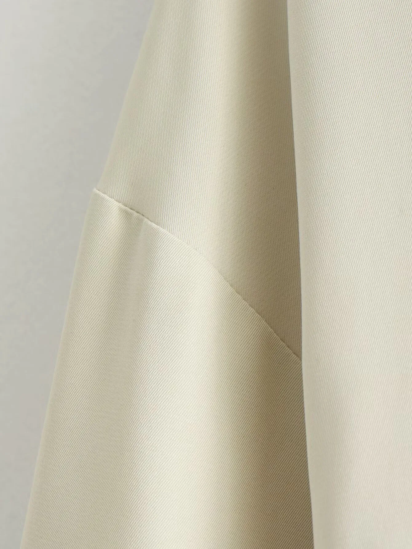 Women's Elegant Solid Color Zipper Coat display picture 6