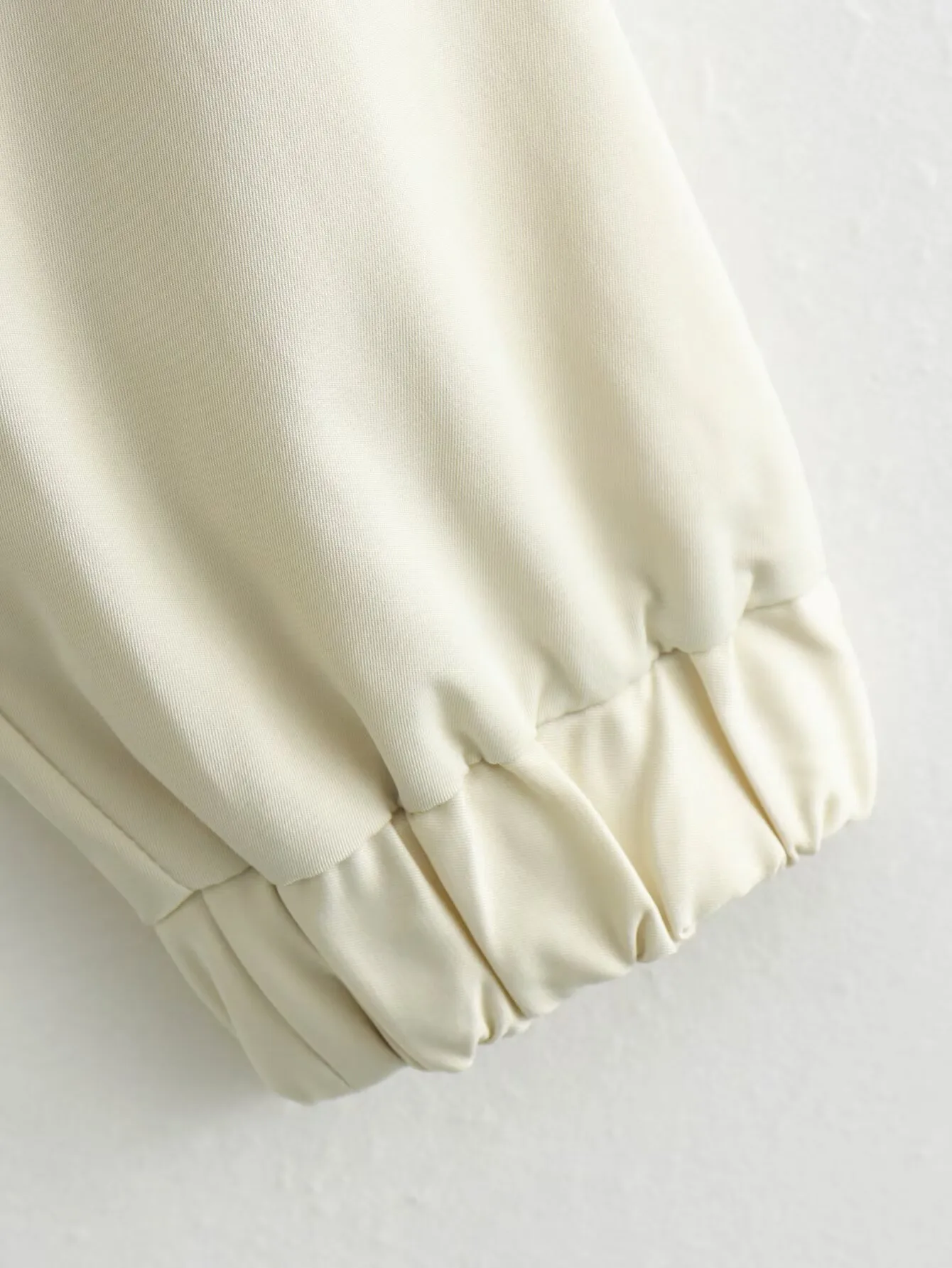 Women's Elegant Solid Color Zipper Coat display picture 9