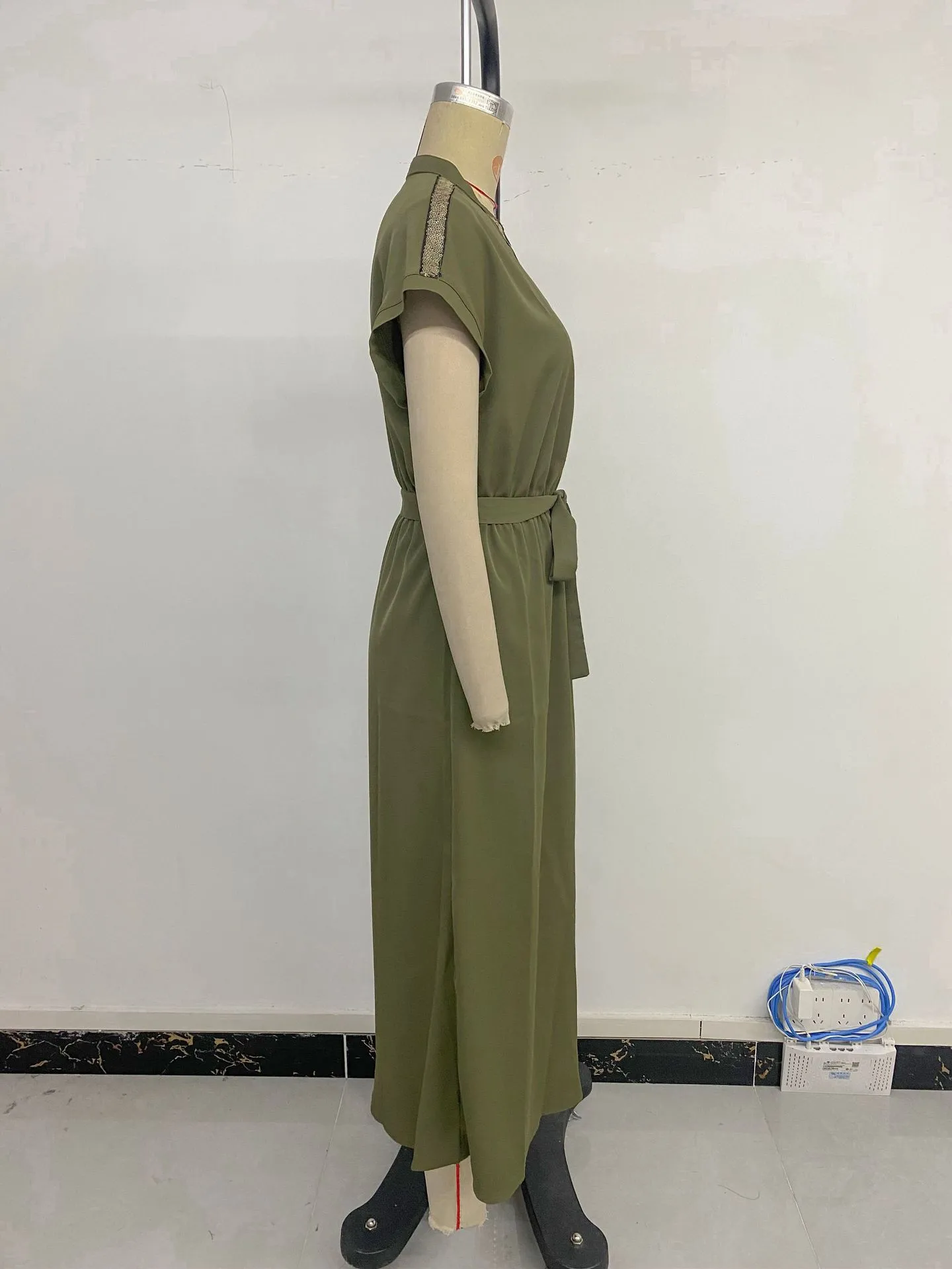 Women's Sheath Dress Elegant Simple Style V Neck Sequins Belt Pleated Short Sleeve Solid Color Midi Dress Holiday Daily display picture 12