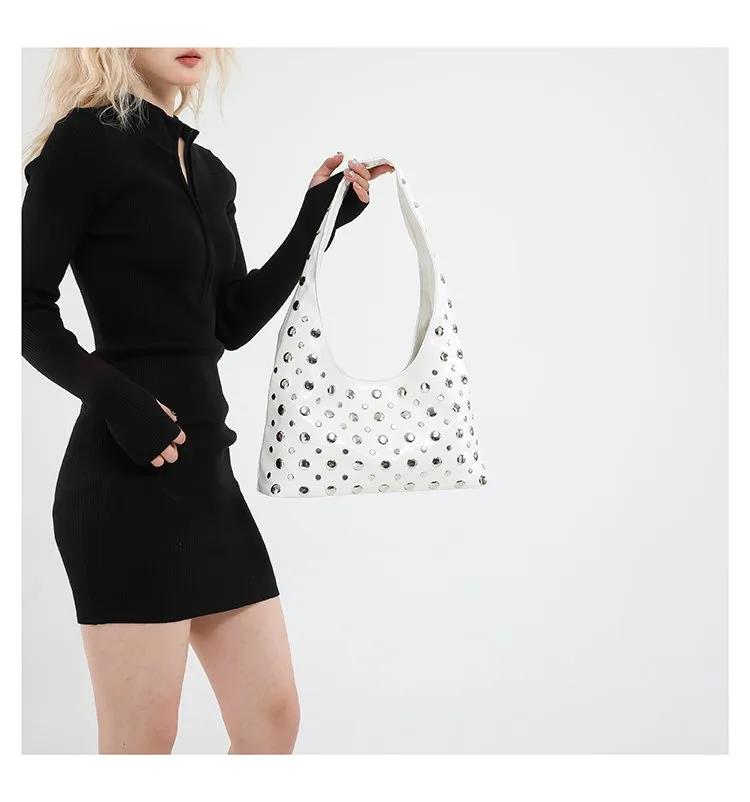 Women's Pu Leather Round Dots Solid Color Streetwear Rivet Dumpling Shape Magnetic Buckle Tote Bag display picture 3