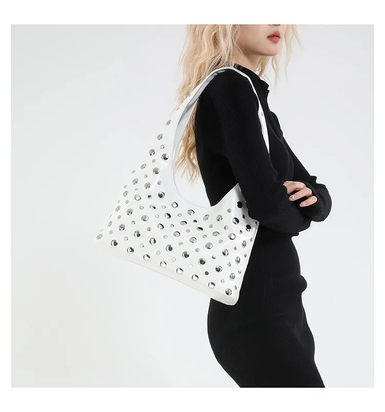 Women's Pu Leather Round Dots Solid Color Streetwear Rivet Dumpling Shape Magnetic Buckle Tote Bag display picture 4
