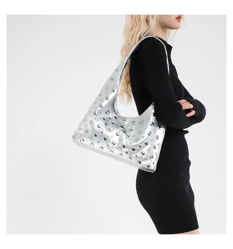 Women's Pu Leather Round Dots Solid Color Streetwear Rivet Dumpling Shape Magnetic Buckle Tote Bag display picture 15