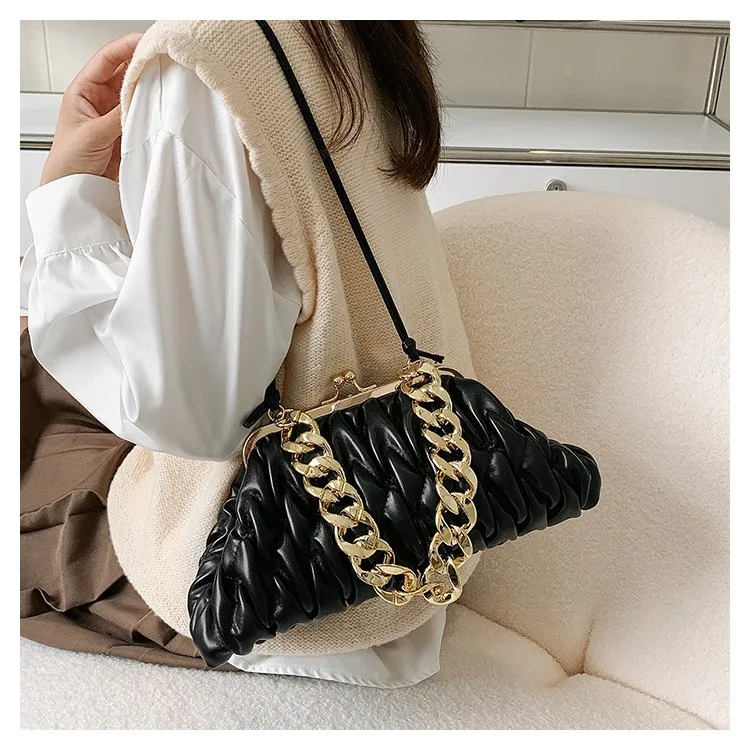 Women's Pu Leather Solid Color Elegant Pillow Shape Clasp Frame Shoulder Bag display picture 15