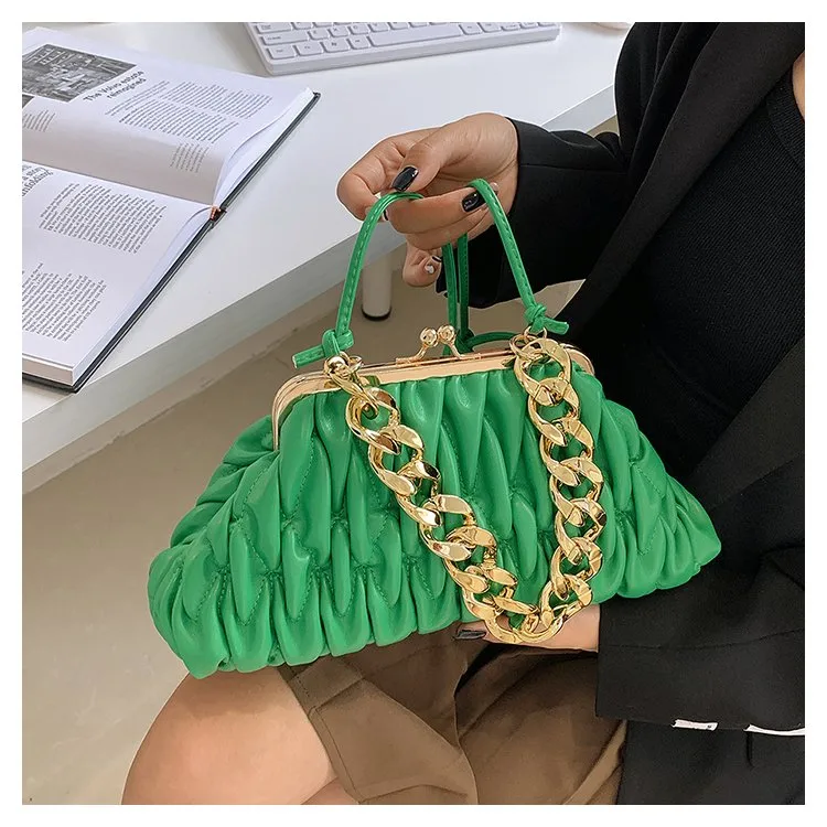 Women's Pu Leather Solid Color Elegant Pillow Shape Clasp Frame Shoulder Bag display picture 10