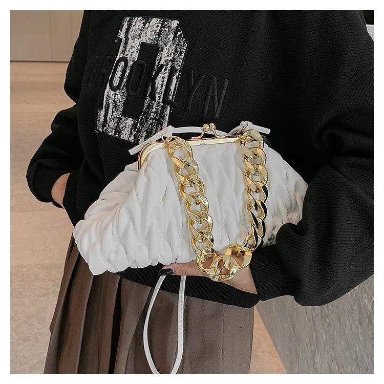 Women's Pu Leather Solid Color Elegant Pillow Shape Clasp Frame Shoulder Bag display picture 19