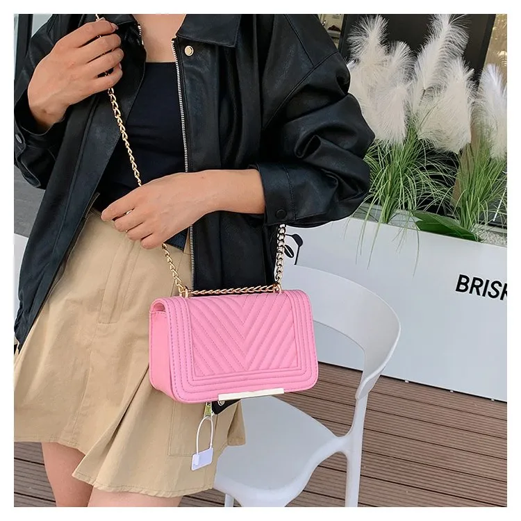 Women's Pu Leather Solid Color Classic Style Square Magnetic Buckle Shoulder Bag display picture 4