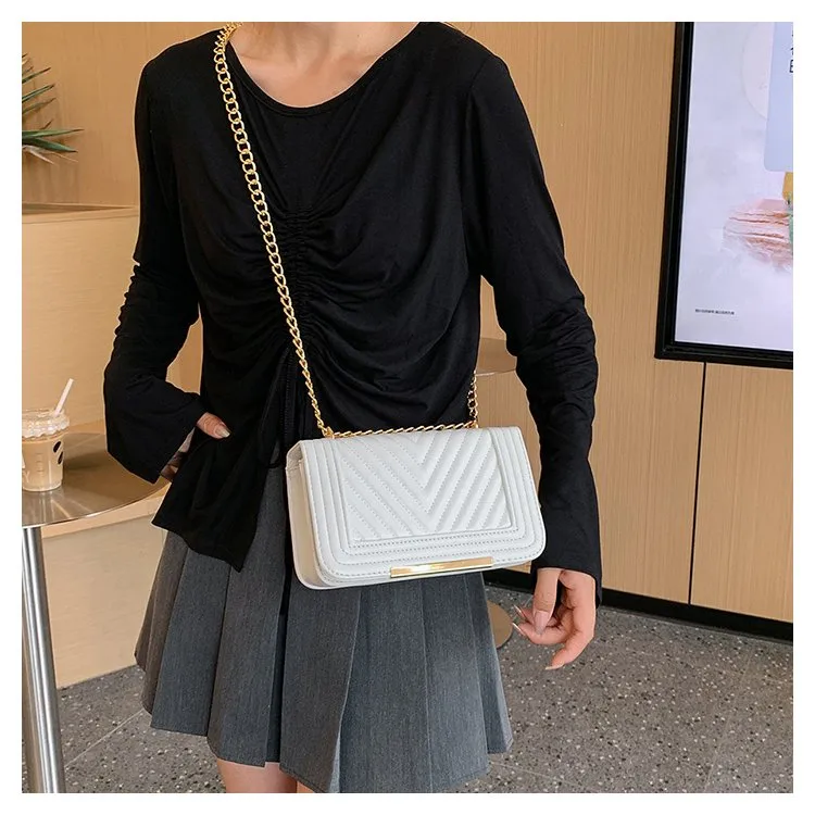 Women's Pu Leather Solid Color Classic Style Square Magnetic Buckle Shoulder Bag display picture 7
