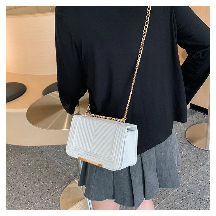 Women's Pu Leather Solid Color Classic Style Square Magnetic Buckle Shoulder Bag display picture 15