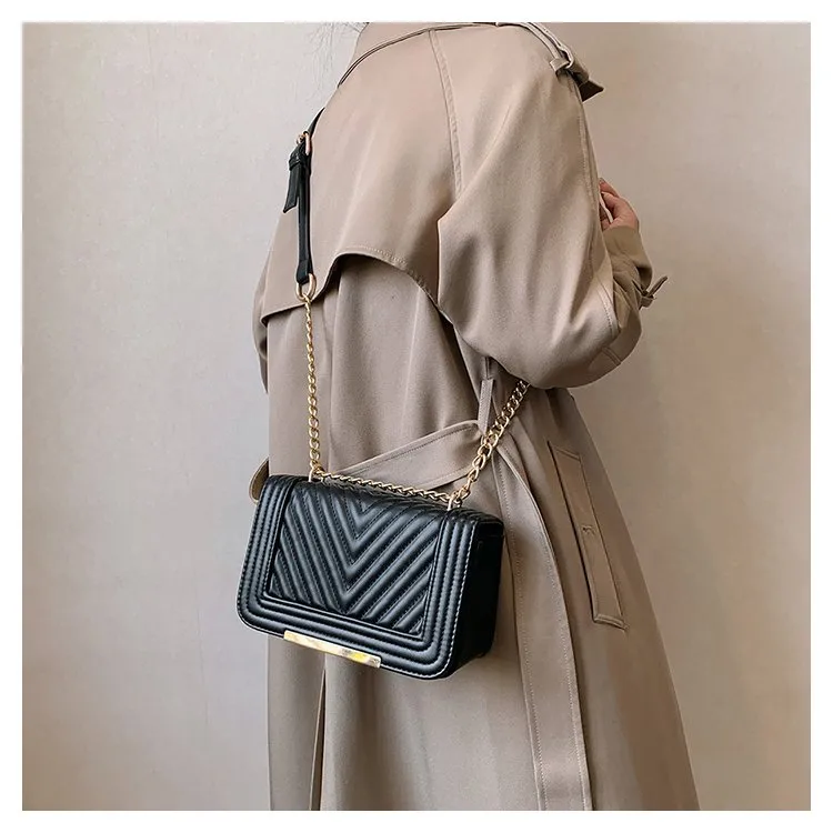 Women's Pu Leather Solid Color Classic Style Square Magnetic Buckle Shoulder Bag display picture 10