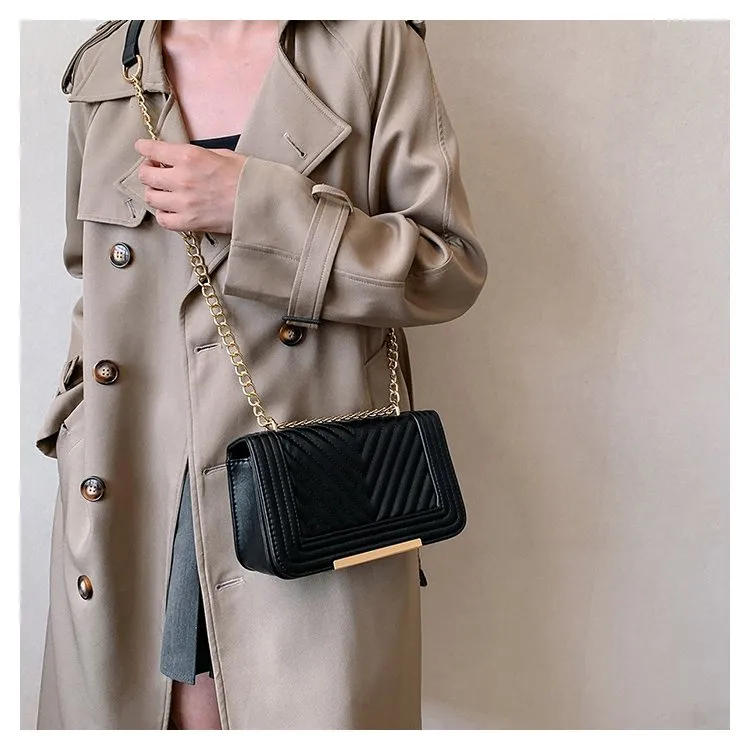 Women's Pu Leather Solid Color Classic Style Square Magnetic Buckle Shoulder Bag display picture 12