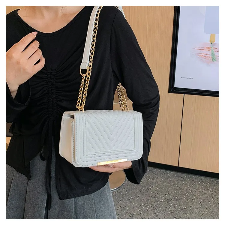 Women's Pu Leather Solid Color Classic Style Square Magnetic Buckle Shoulder Bag display picture 22