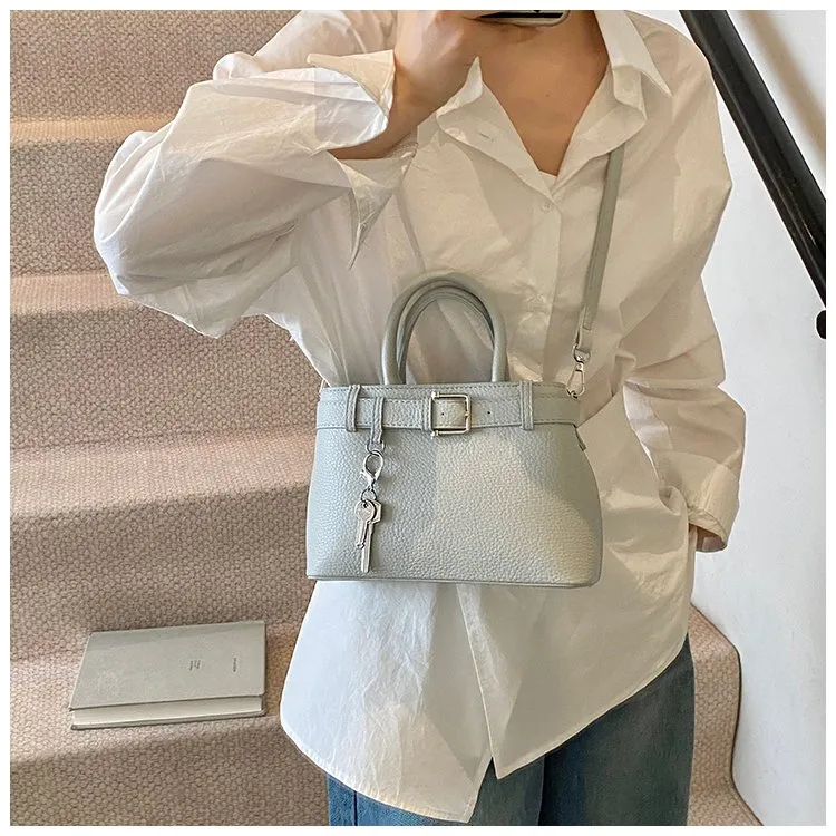 Women's Pu Leather Solid Color Classic Style Square Zipper Shoulder Bag display picture 7