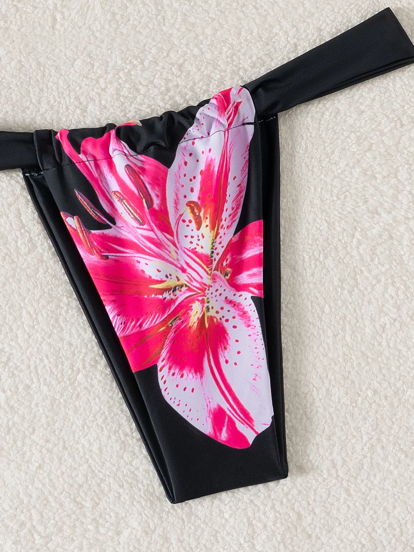 Women's Ditsy Floral 2 Pieces Set Swimwear display picture 4