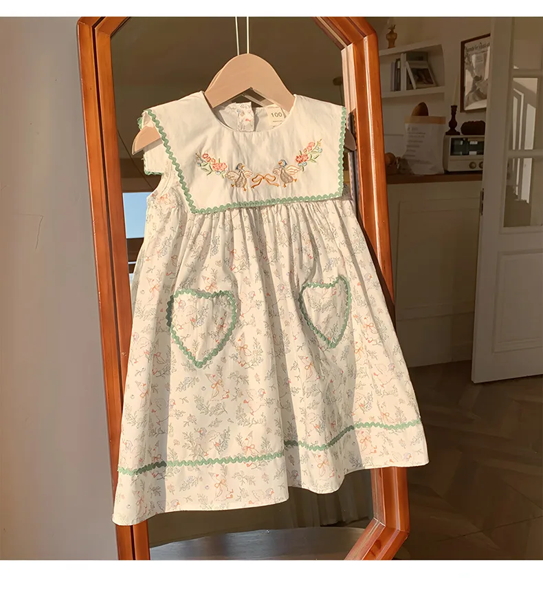 Girl'S Cute Simple Style Animal Leaf Cotton Girls Dresses display picture 4