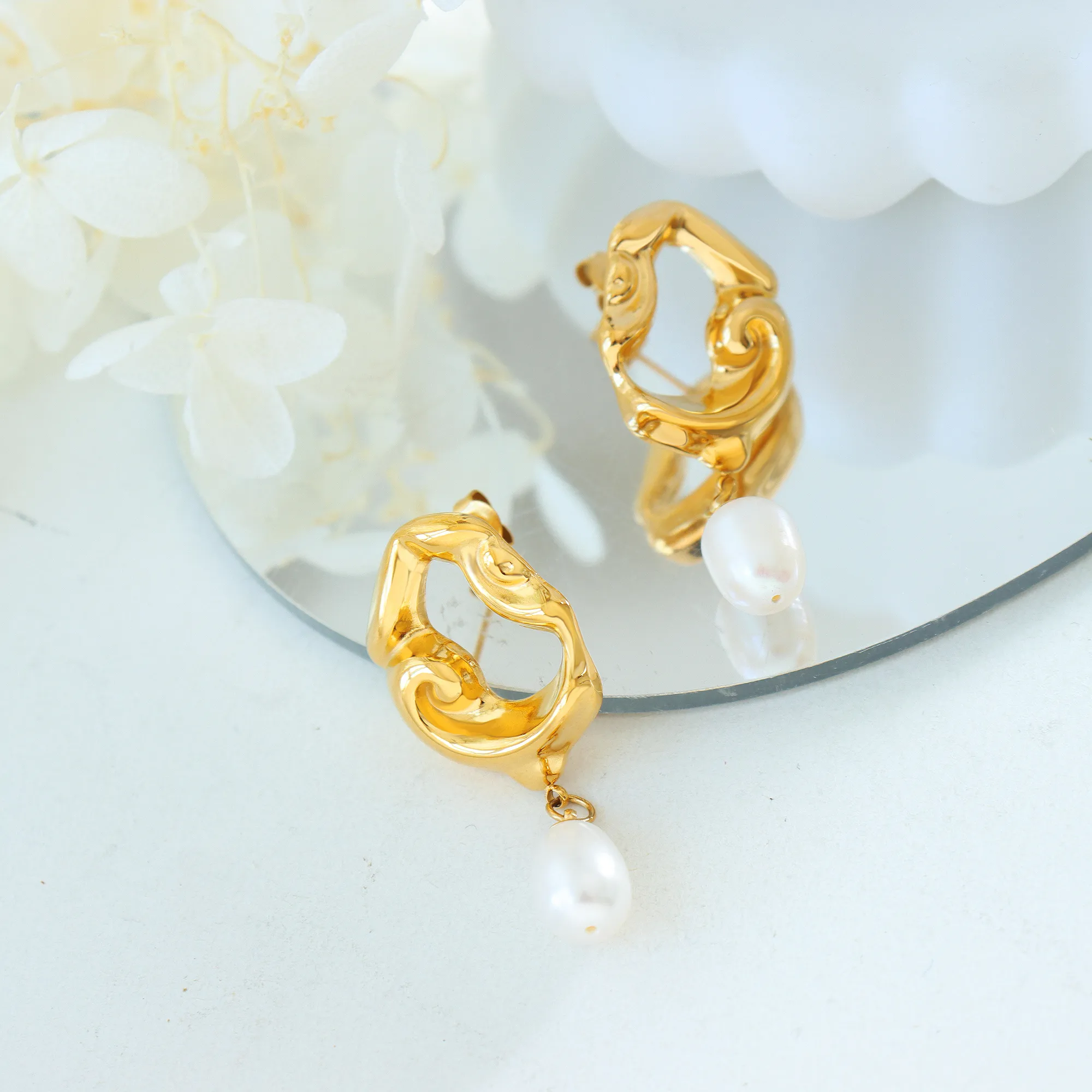 IG Style Elegant Simple Style Geometric Plating 304 Stainless Steel Freshwater Pearl 18K Gold Plated Earrings display picture 6
